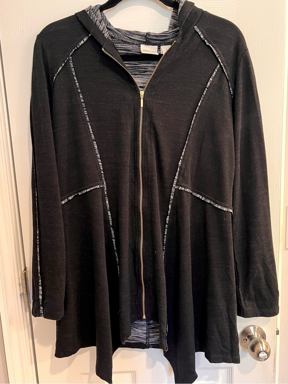 Zenergy by Chico’s Charcoal Zip Front Hooded Jacket Exposed Seams Artsy Yoga M